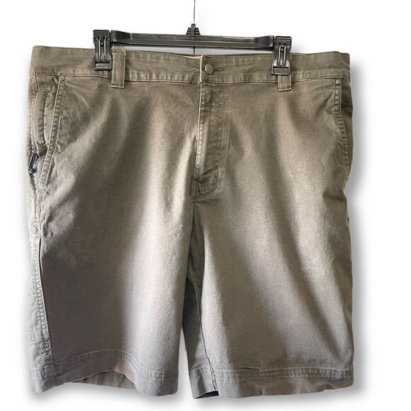 Columbia Cargo Flat Front Dark Green/Tan Shorts, Size 36 - Picture 1 of 10